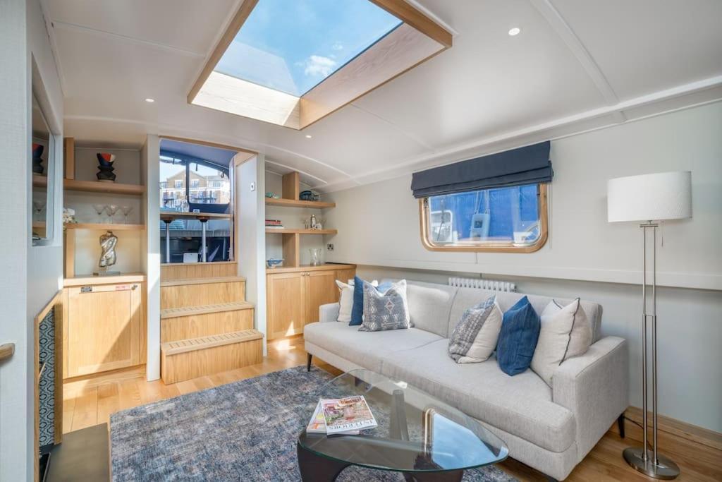 Luxurious Houseboat Near Canary Wharf In London Kültér fotó